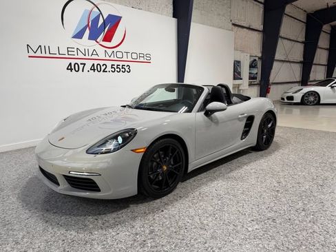 Used 2019 Porsche 718 Boxster RWD image 17