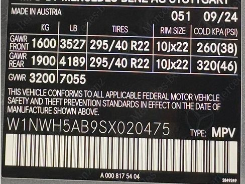 Certified 2025 Mercedes-Benz G 63 AMG 4MATIC image 38