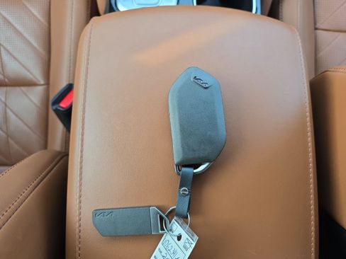 Used 2025 Kia Telluride SX Prestige X-Line image 12