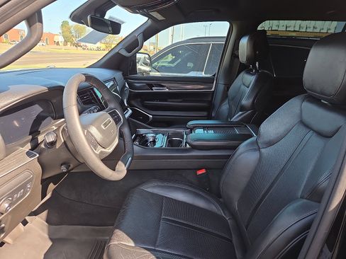 Used 2022 Jeep Wagoneer Series II image 14