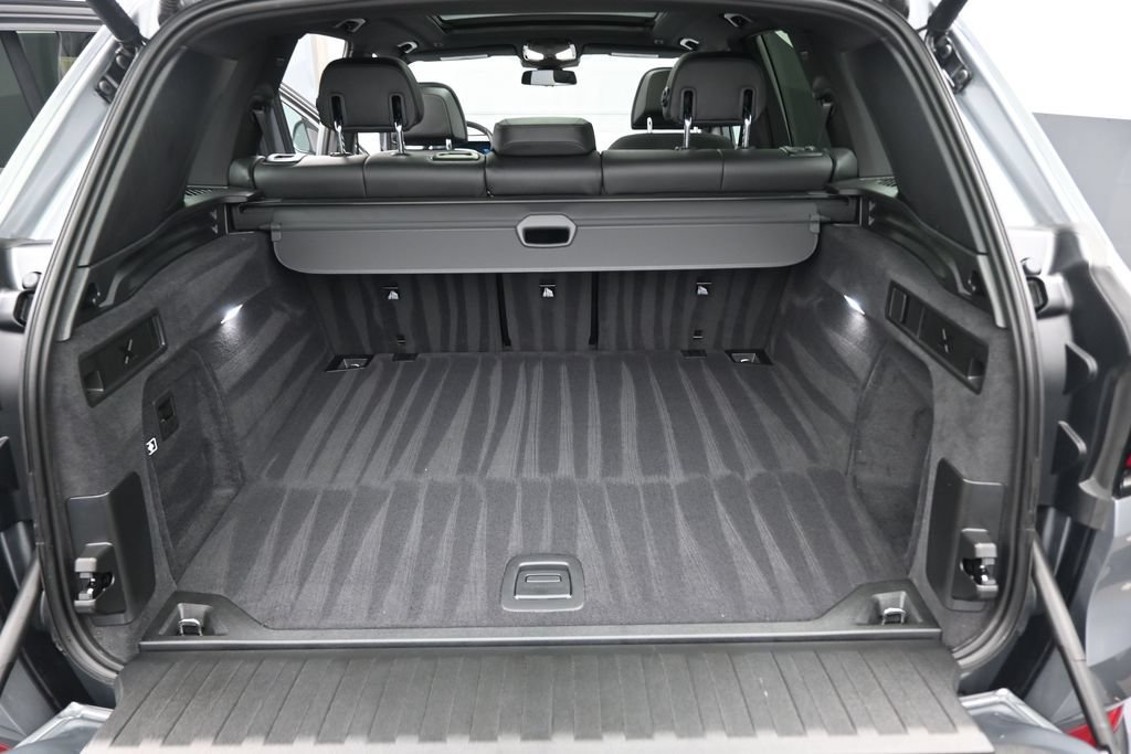 Used 2025 BMW X5 sDrive40i w/ Climate Comfort Package RWD image 16