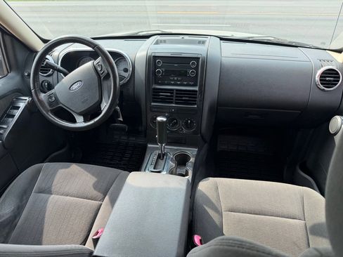 Used 2010 Ford Explorer Sport Trac XLT RWD image 28
