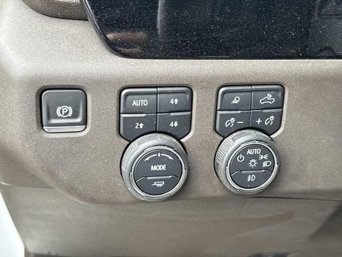 Used 2024 Chevrolet Silverado 1500 LTZ w/ LTZ Premium Package image 27
