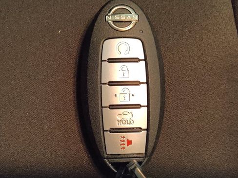 Used 2024 Nissan Altima 2.5 S FWD image 32