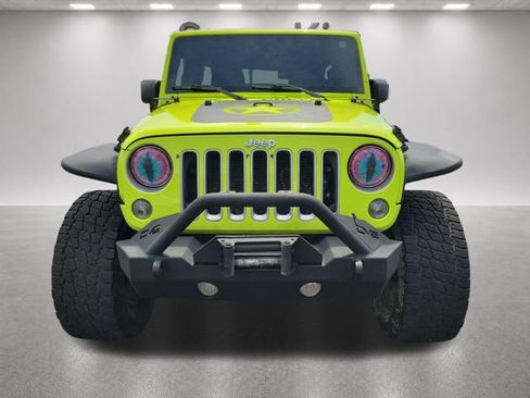 Used 2016 Jeep Wrangler Unlimited Sahara w/ Connectivity Group AWD/4WD image 8