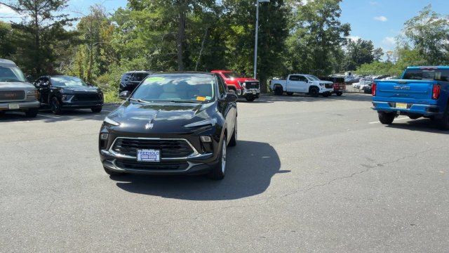 Used 2024 Buick Encore GX Preferred FWD image 3
