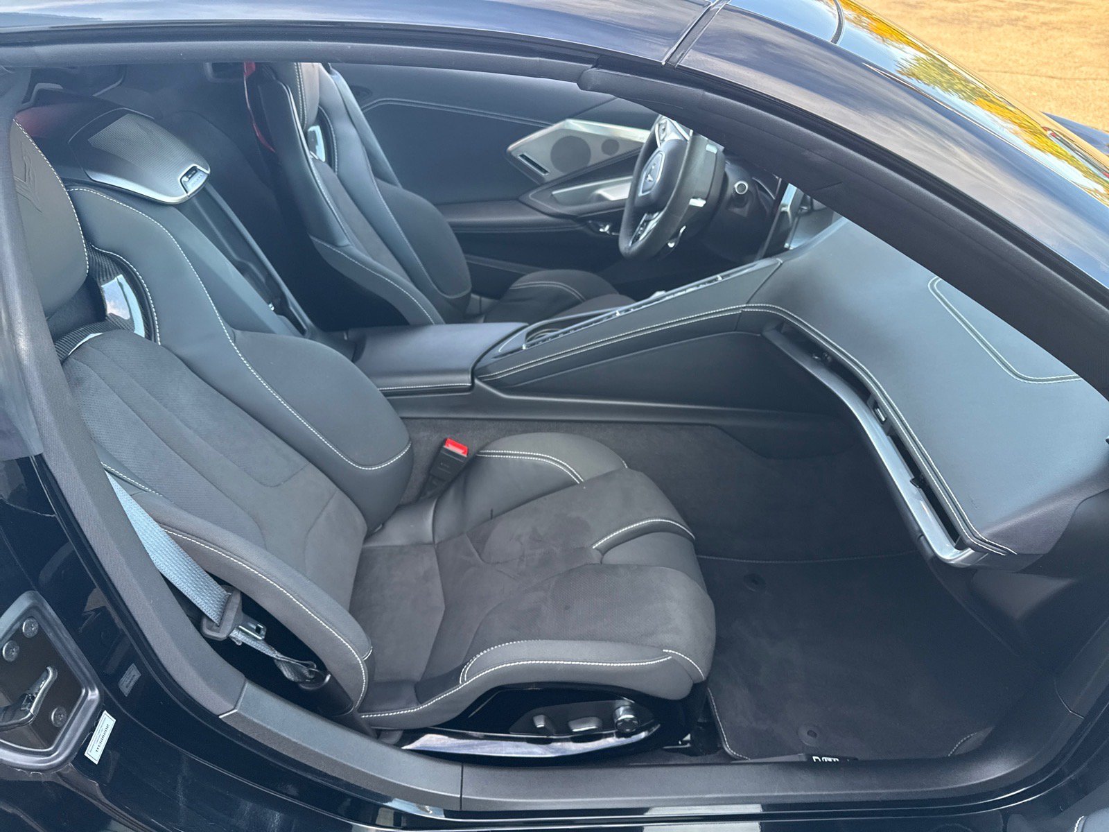 Used 2024 Chevrolet Corvette Stingray Preferred Cpe w/ Z51 Performance Package RWD image 26
