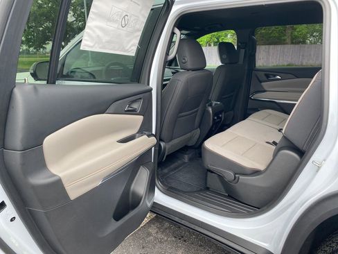 New 2026 Chevrolet Traverse LT w/ Driver Confidence Package FWD image 18