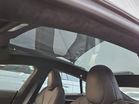 Used 2024 Tesla Model S image 14