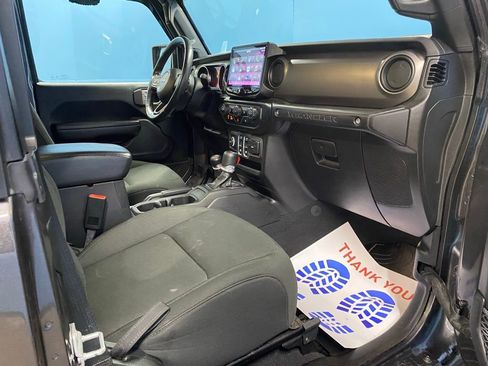 Used 2020 Jeep Wrangler Sport image 40