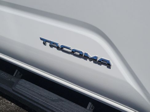 Certified 2024 Toyota Tacoma SR5 image 9