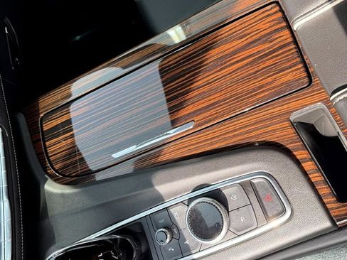 Used 2022 Cadillac Escalade Luxury image 20