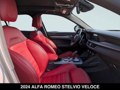 Used 2024 Alfa Romeo Stelvio Veloce AWD/4WD image 36