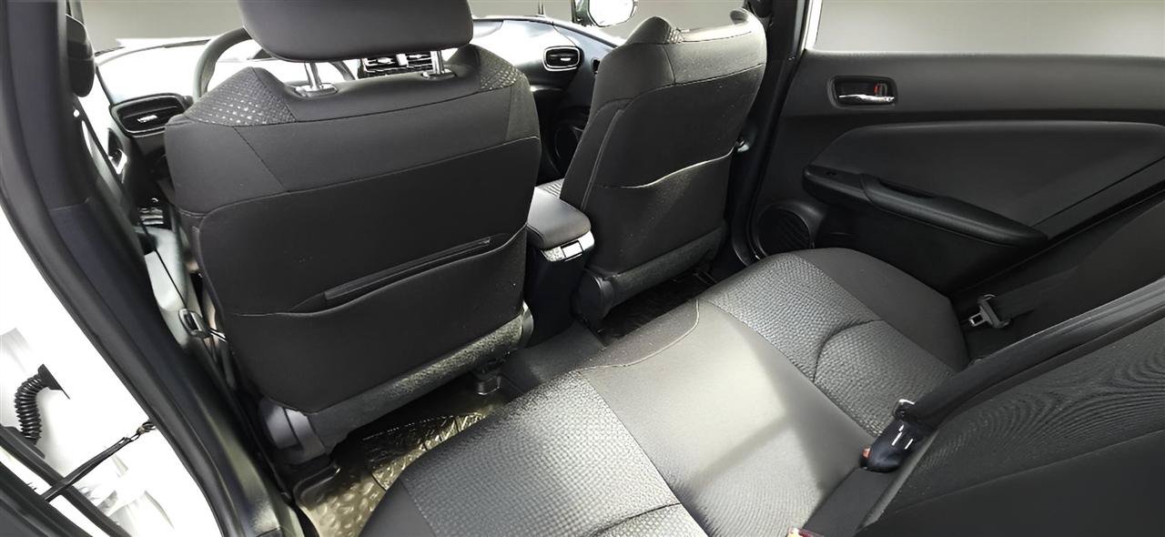 Used 2019 Toyota Prius LE FWD image 24