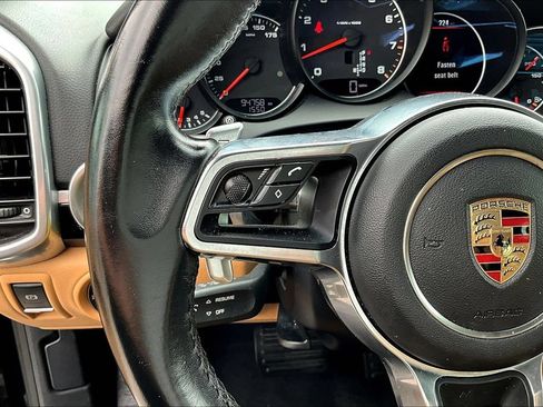 Used 2017 Porsche Cayenne AWD/4WD image 10