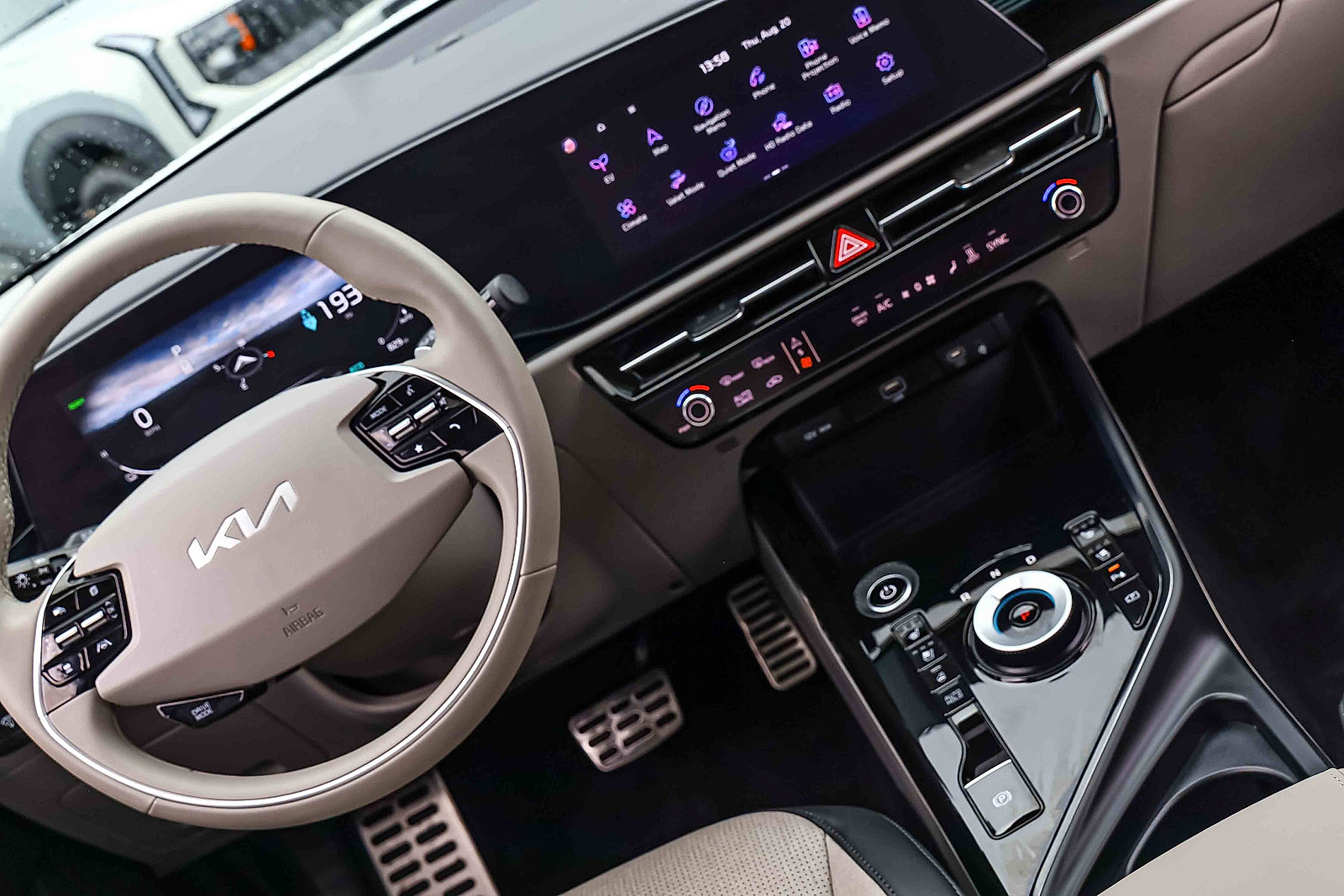 Certified 2025 Kia Niro Wave w/ Wave Preserve Package FWD image 19