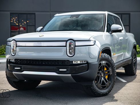 Used 2022 Rivian R1T Adventure AWD/4WD image 3