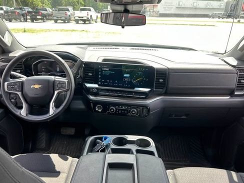 Used 2024 Chevrolet Silverado 1500 LT AWD/4WD image 7
