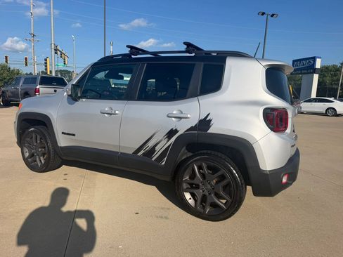 Used 2020 Jeep Renegade Altitude AWD/4WD image 8