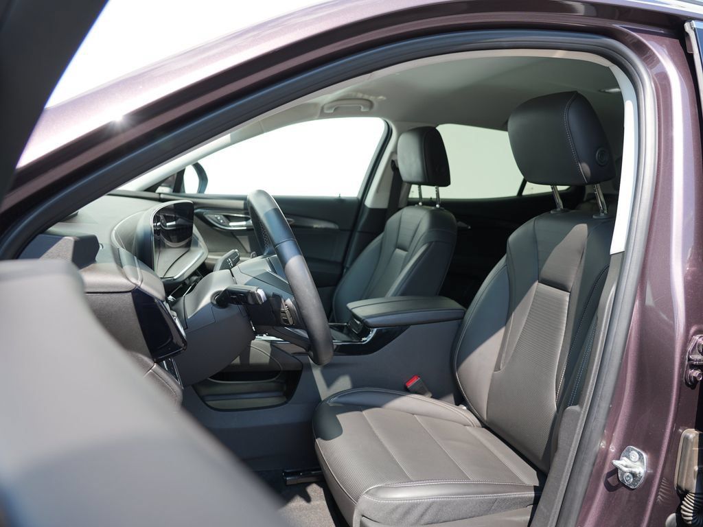 Certified 2024 Buick Envision Preferred AWD/4WD image 12