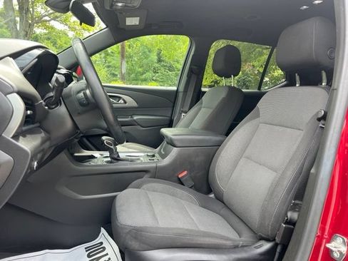 Used 2023 Chevrolet Traverse LT AWD/4WD image 13