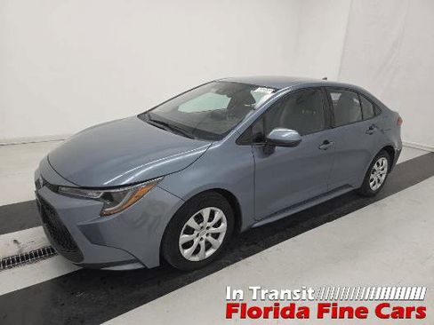 Used 2021 Toyota Corolla LE image 1