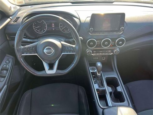Used 2020 Nissan Sentra SV image 10