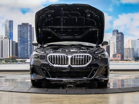 New 2026 BMW 530i xDrive w/ M Sport Package image 4