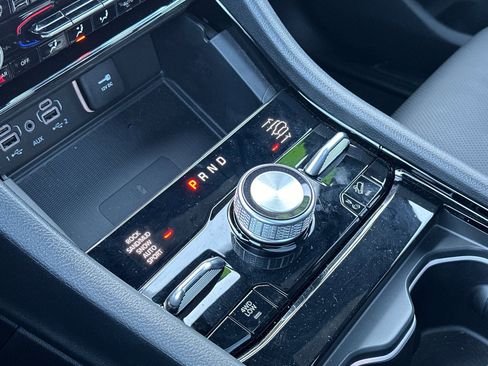 New 2022 Jeep Grand Cherokee Overland w/ Advanced Protech Group III image 22