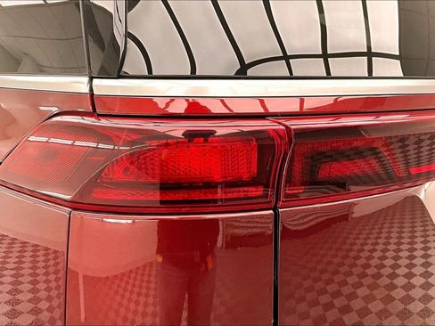 Used 2024 Kia Carnival SX image 31