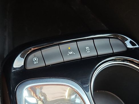 Used 2023 Buick Encore GX Essence w/ Experience Buick Package FWD image 24