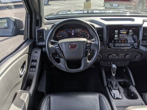 Used 2022 Nissan Frontier PRO-4X image 17