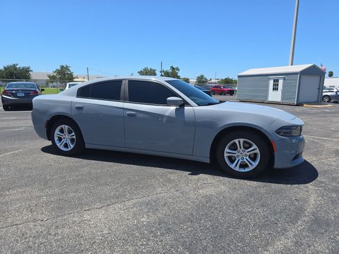 Used 2021 Dodge Charger SXT RWD image 2