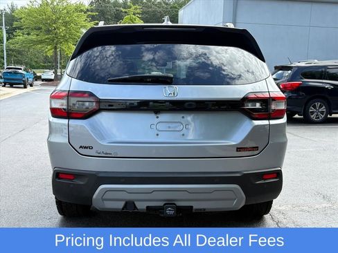 Used 2025 Honda Pilot TrailSport image 5