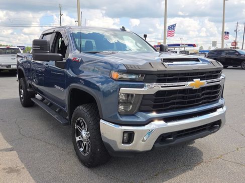 Used 2025 Chevrolet Silverado 2500 LT AWD/4WD image 15