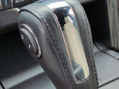 Certified 2018 Ford Explorer XLT w/ Equipment Group 202A image 25