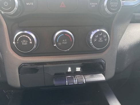 Used 2020 RAM 1500 Big Horn image 12