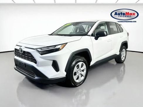 Used 2025 Toyota RAV4 LE AWD/4WD image 5
