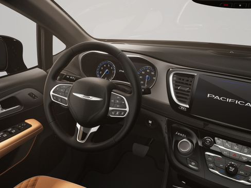 New 2026 Chrysler Pacifica Pinnacle w/ Trailer Tow Group AWD/4WD image 9