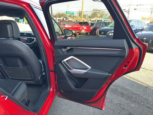 Used 2023 Audi Q3 2.0T Premium image 19