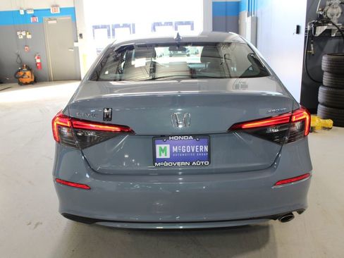 Used 2024 Honda Civic Sport image 39
