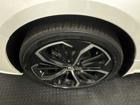 Used 2024 Nissan Altima 2.5 SR image 8