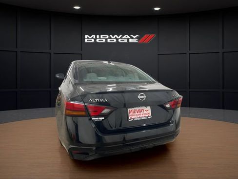 Used 2024 Nissan Altima 2.5 SV image 6