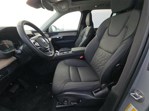 Used 2025 Volvo XC90 B6 Plus image 3