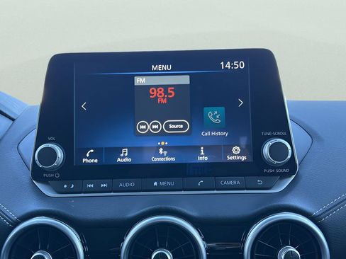 Used 2025 Nissan Sentra SV image 28