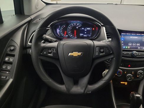 Used 2022 Chevrolet Trax LS w/ Tint and Cruise Package AWD/4WD image 22