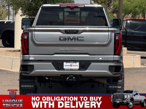 Used 2025 GMC Sierra 3500 Denali Ultimate AWD/4WD image 9