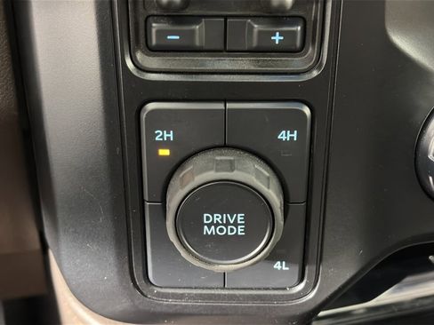 Certified 2025 Ford F450 King Ranch w/ FX4 Off-Road Package image 23