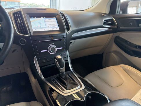 Used 2018 Ford Edge Titanium w/ Equipment Group 301A FWD image 21