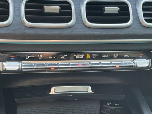 Certified 2023 Mercedes-Benz GLS 580 4MATIC image 34